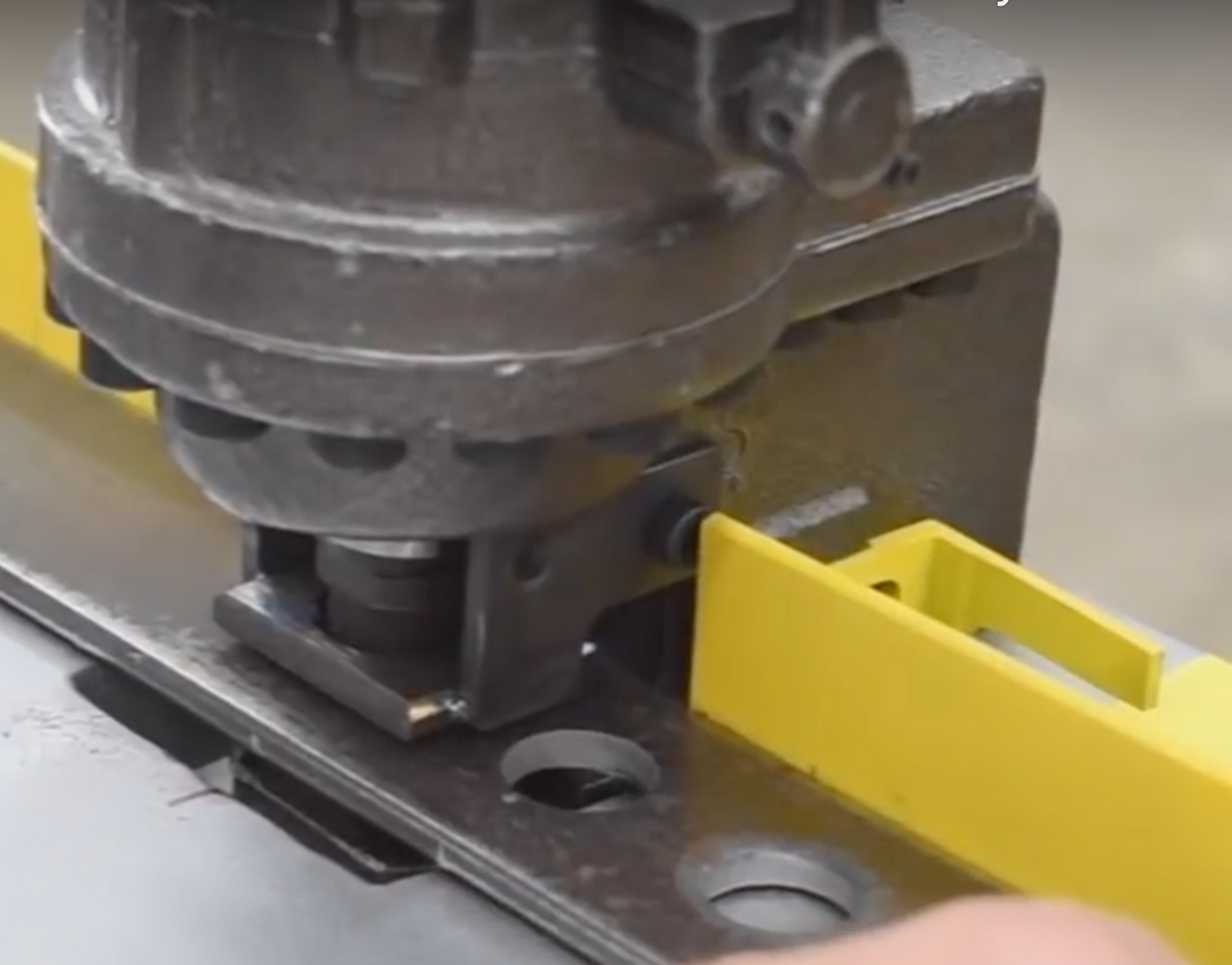 DIY hydraulic punching machine build 